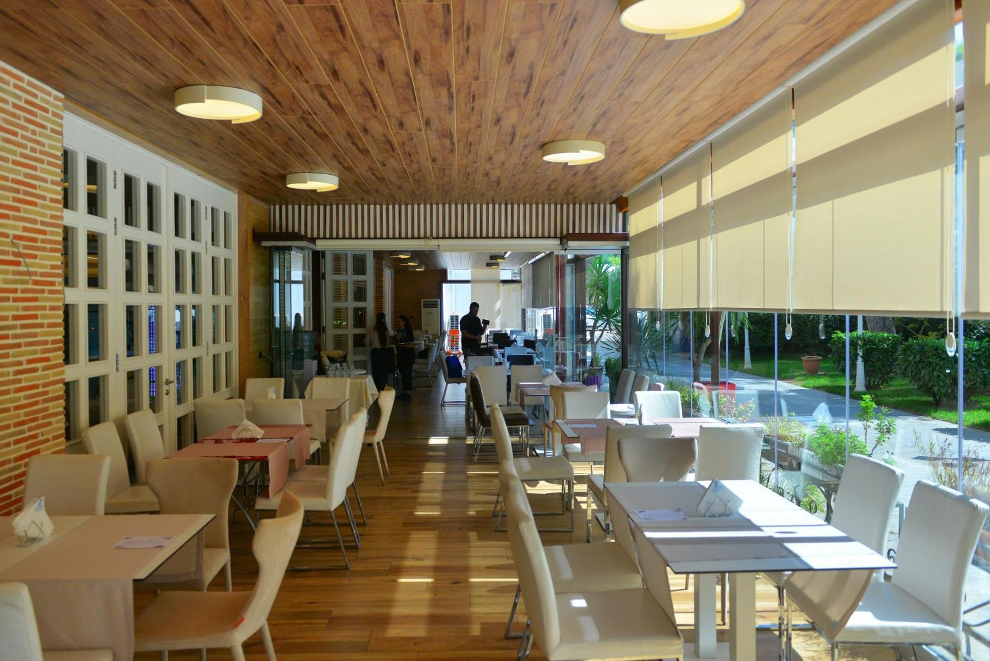 Sandy Beach Resort Golem  Exteriör bild